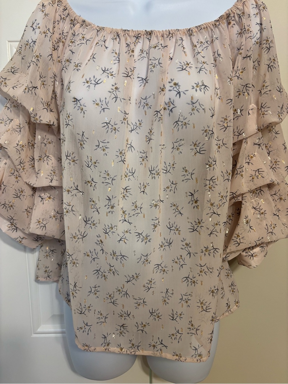 NWT Chelsea & Violet Top